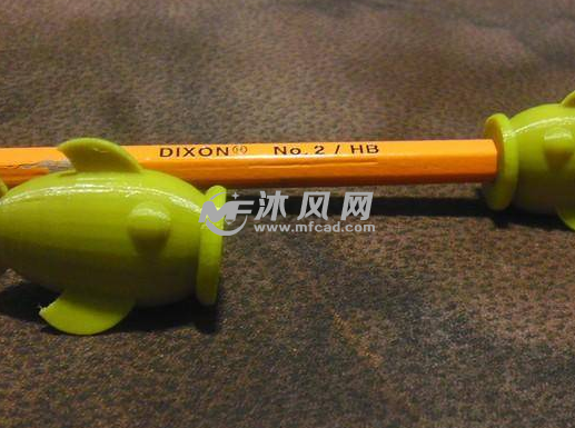 小鱼笔帽模型