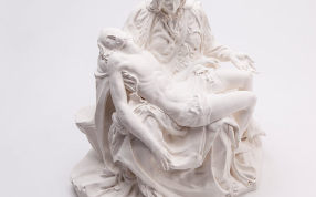 皮埃塔雕像左侧特写