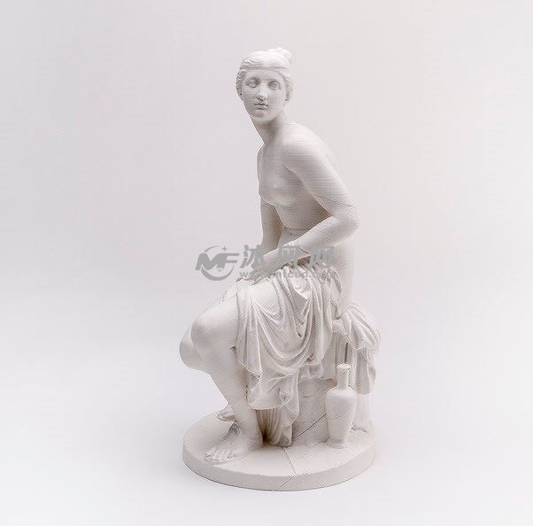 女神雕像整体正面特写