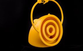 可变形玩偶右侧面图