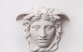 蛇发女怪美杜莎头像正面特写