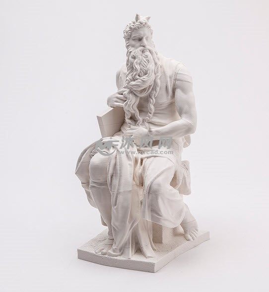 摩西雕像正面整体像