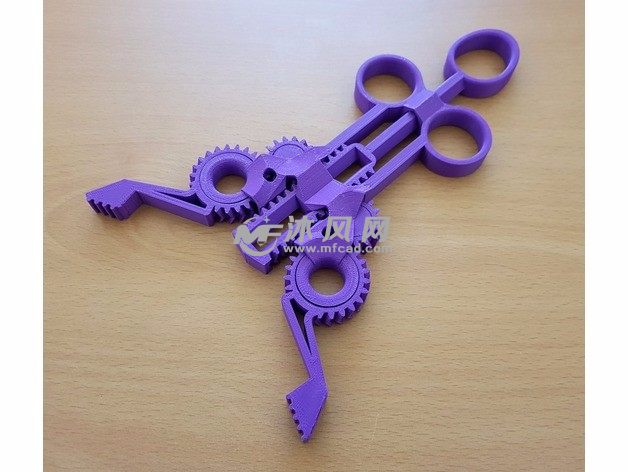 活动钳子打开状态