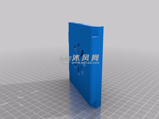 人工小鸟窝侧面