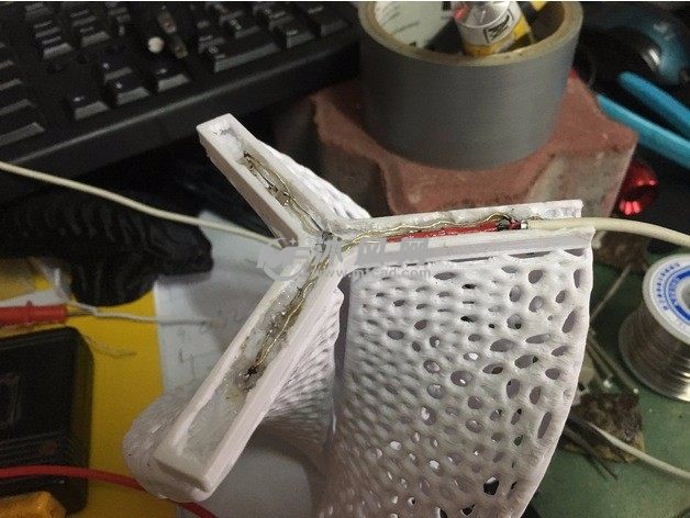 镂空汽轮机灯罩斜视图