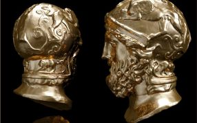 斯巴达英雄雕塑