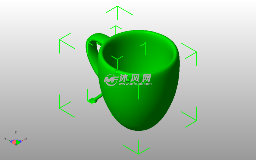 漂浮的水杯水杯斜视图