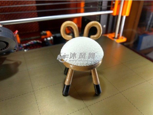  小绵羊椅子主视图