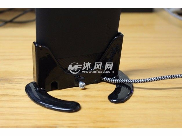 手机充电支架后视图