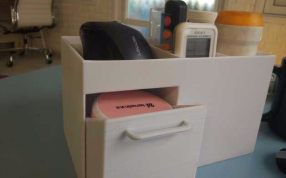  移动整理箱侧视图