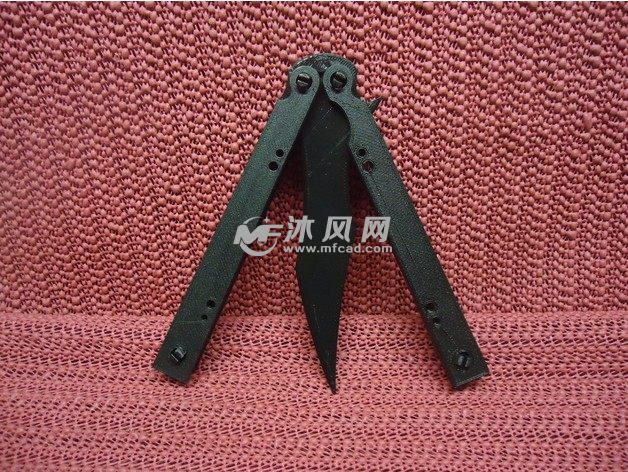 野外刀模型关闭中