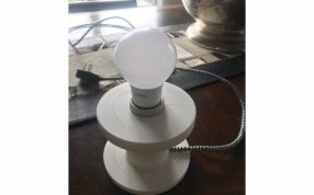 3D打印灯罩安装灯泡