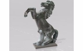 受惊的骏马效果图