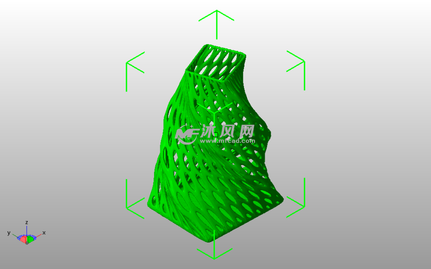 扭曲镂空花瓶斜视图