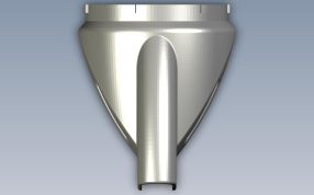 吹风机拉直头发前视图