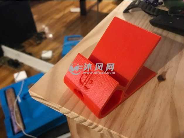 支架带徽标成品图