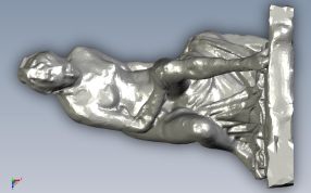 洗澡裸女雕像前视图