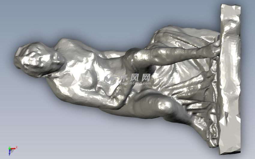 洗澡裸女雕像前视图