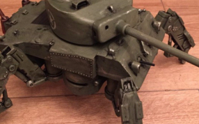 谢尔曼机器人右视图