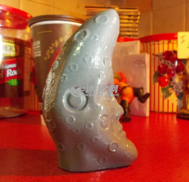 忧郁的月亮先生模型