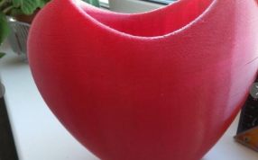 爱之花瓶正视图