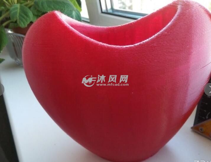 爱之花瓶正视图