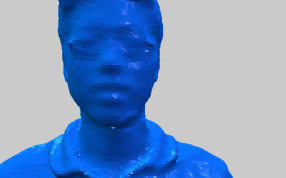 男子的面部视图