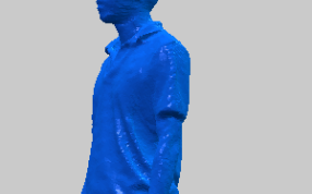 年轻男子的侧视图