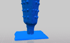 青铜钟的侧视图