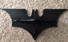 蝙蝠侠标志的打印实物图