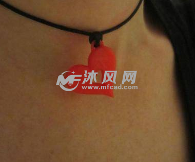 打印的心形吊坠模型