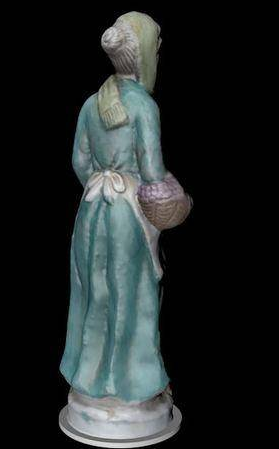 老太太的后视图】