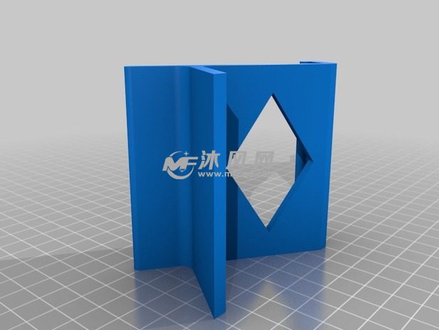 一个倾斜式的支撑板